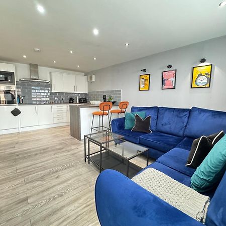 Rnm - Business Professionals Stay, Walsall City Centre, 2 Bedroom With Ensuite And Bathroom, Entire Place, Kitchen & Washroom With Amenities, Smart Tv, Easy Access, Fast Wifi, Parking Nearby, Great Transport Links ภายนอก รูปภาพ