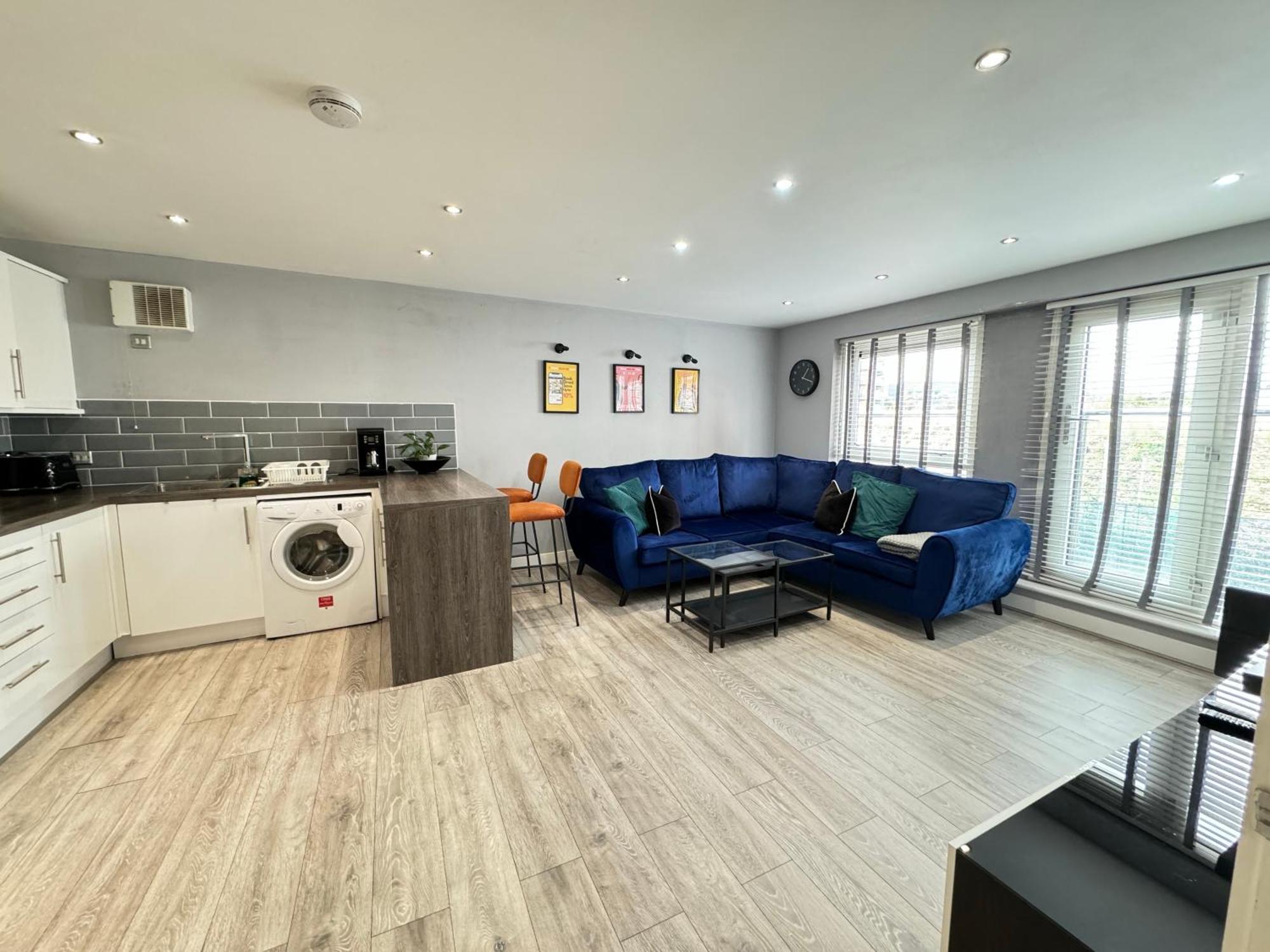 Rnm - Business Professionals Stay, Walsall City Centre, 2 Bedroom With Ensuite And Bathroom, Entire Place, Kitchen & Washroom With Amenities, Smart Tv, Easy Access, Fast Wifi, Parking Nearby, Great Transport Links ภายนอก รูปภาพ